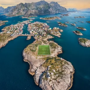 68.14785° N, 14.20044° Z posters & art prints door Richard O'Reily - Premium Poster - 50x70 Nouveauté