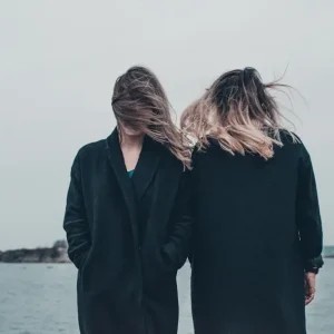 Zusterschap Westkust posters & art prints door Angelica Hvass - Premium Poster - 50x70 Nouvelle Collection