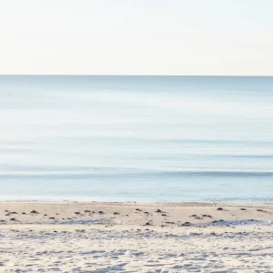 Zandstrand met blauw water posters & art prints door Billy Lindberg - Premium Poster - 50x70 Commande En Gros