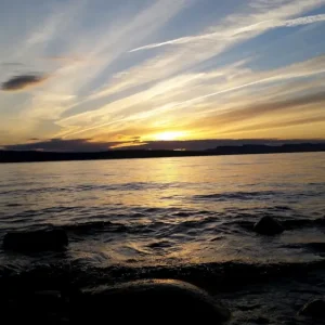 zonsondergang bij de fjord posters & art prints door jan arve hulsund - Premium Poster - 50x70 Réduction