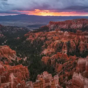 Zonsopgang bij Bryce Canyon posters & art prints door Yen Do - Premium Poster - 50x70 Marque