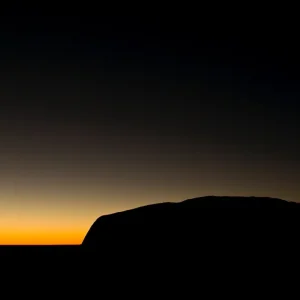 Zonsopgang bij Ayers Rock posters & art prints door Johan Pehrson - Premium Poster - 50x70 Nouvelle Collection