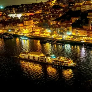 Zonsondergang boven de historische arena: luchtfoto van cultureel erfgoed posters & art prints door Filipe Silva - Premium Poster - 50x70 Offre Du Jour